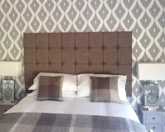 Pitlessie Village Inn - Ladybank - Bedroom