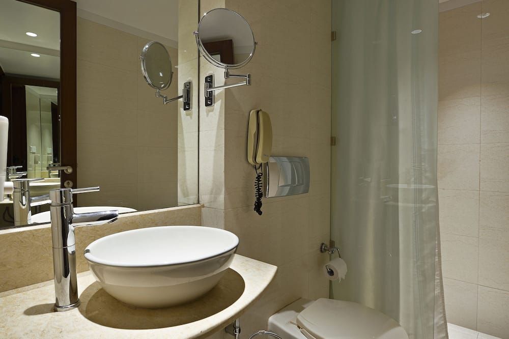 Hotel Leafio Marigold-Near Airport - Bombay - Baño