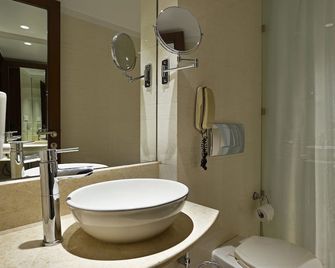 Hotel Leafio Marigold-Near Airport - Bombay - Baño
