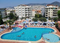 Oya Apartments - Kuşadası - Basen