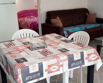 Bright House, Pets Allowed, Near Sea, Forest And Bike Routes - Saubion - Dining room