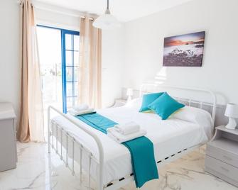 Must Stay - Evripidou Holiday Flats - Larnaca - Bedroom