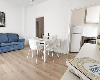 Casa Anna - Bright Apartment in Desenzano del Garda - Desenzano del Garda - Salle à manger
