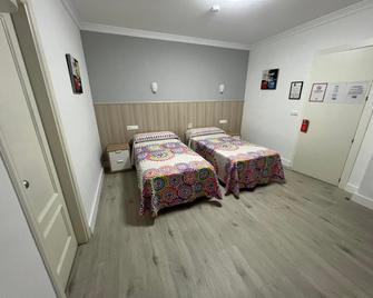 Hotel Dila - Vélez-Málaga - Schlafzimmer