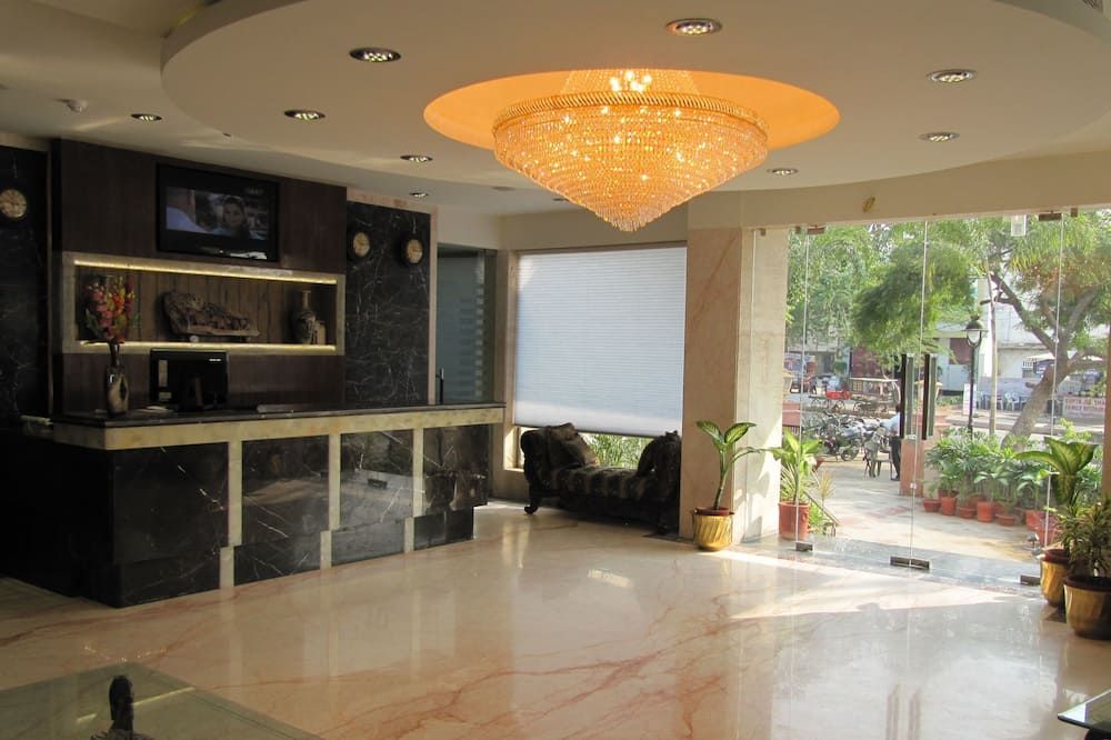 Hotel Taj Resorts - Agra - Lobby