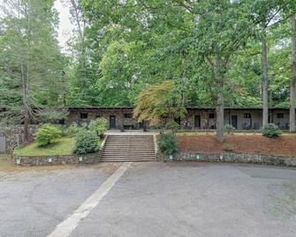 Wildrest Hotel - Waynesville - Outdoors view