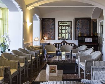 Hotel Beau Rivage - Baveno - Oleskelutila