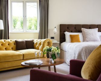 The Plume of Feathers - Newquay - Living room