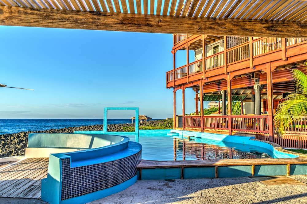 Ocean View - Coxen Hole - Pool