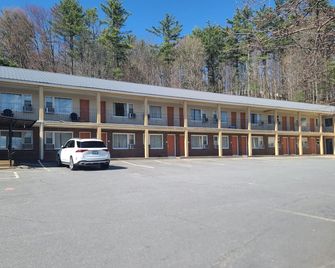 Econo Lodge Inn & Suites - Tilton - Gebouw