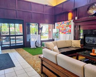 Ramada by Wyndham Tukwila Southcenter - Tukwila