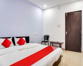 Hotel O Midnight Palace - Bhopal - Habitación