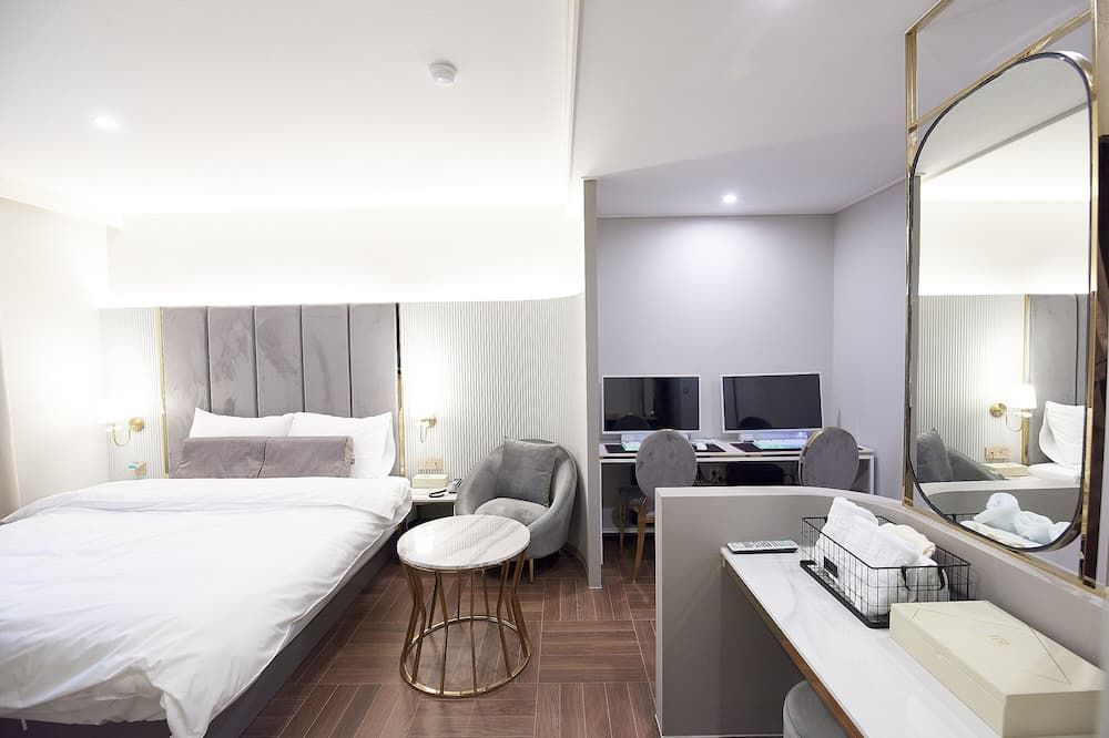 Denbasta Signature Hotel thumbnail 2