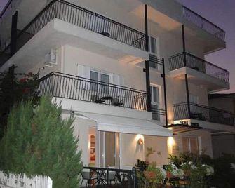 Hanioti Hotel - Chaniotis - Edificio