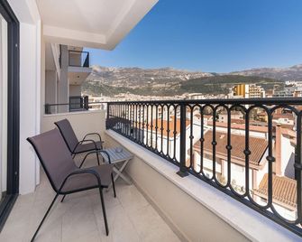 Hotel Pima Budva - Budva - Balcony