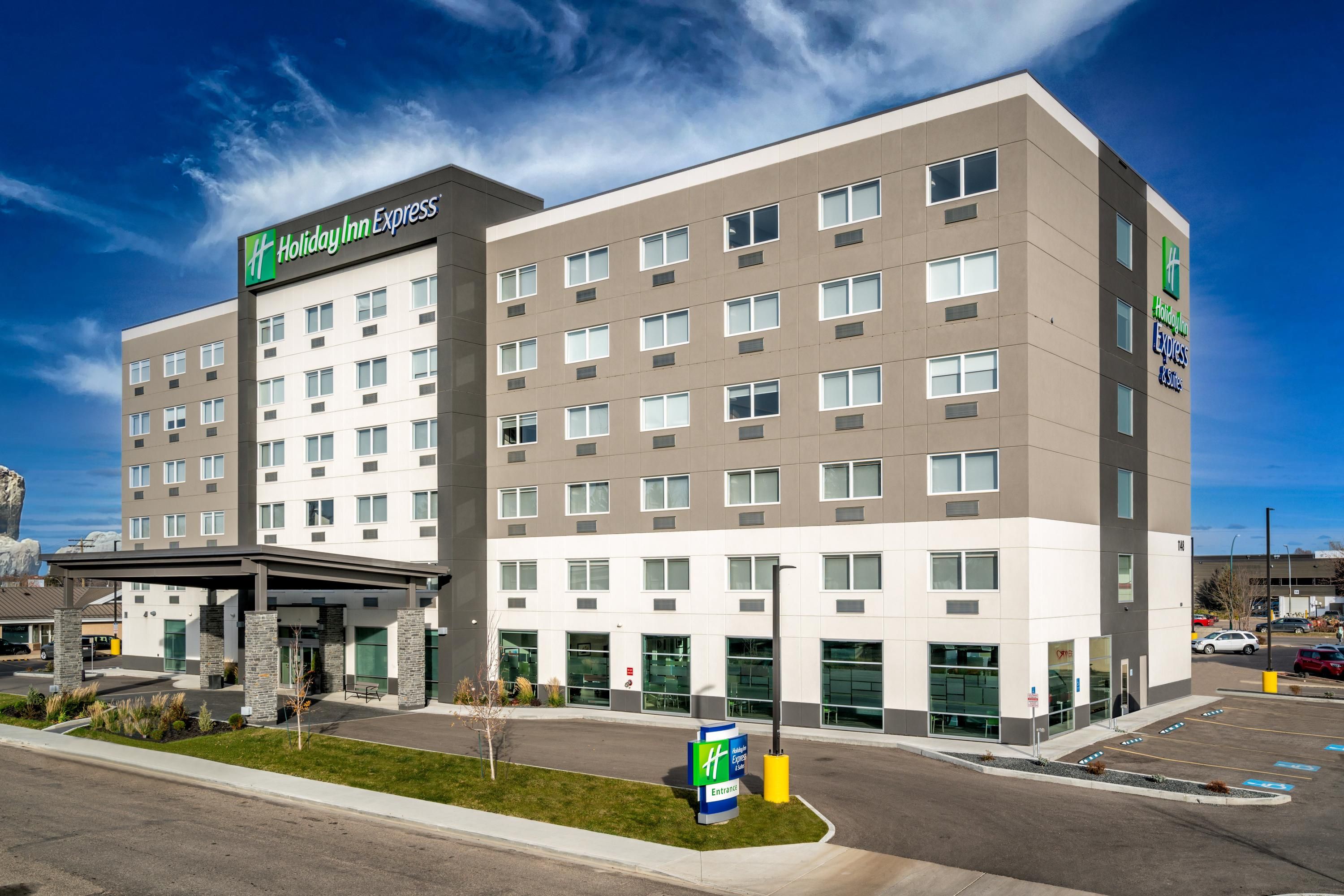 Holiday Inn Express & Suites Brandon By IHG - Brandon - Building