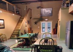 +Country/western home, 35 minutes from Omaha, NE - Sidney - Restaurante