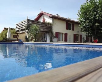 The Secret Spot Lodge - Soustons - Piscine