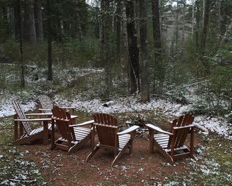Beautiful Cabin at Aberdeen Lodge on Manitowish Chain - Manitowish Waters - Patio