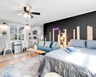 Sandcastle Inn & Motel - Old Orchard Beach - Schlafzimmer