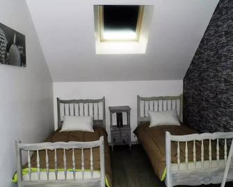 Gîte de France à Lissac sur Couze 3 épis - Gîte de France 8 personnes MAE-6554 - Lissac-sur-Couze - Habitación