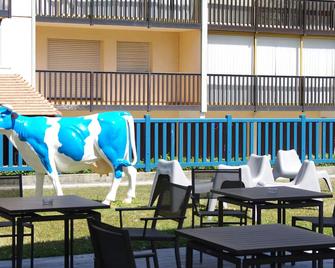 ibis Styles Deauville Villers Plage - Villers-sur-Mer - Patio