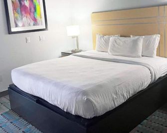 Studio 6 Suites Amarillo Tx West Medical Center - אמרילו - חדר שינה