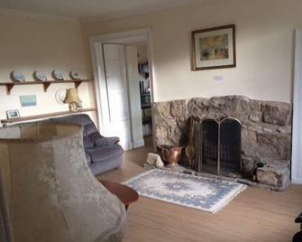 Beautifully situated amidst rolling farmland - Lochgelly - Huiskamer