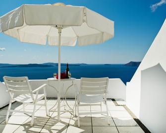 Nikos Villas - Oia - Balkon