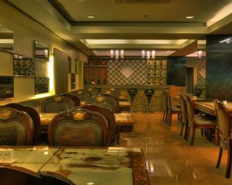 M Chereville Hotel - Manila