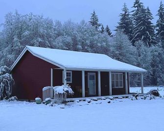 Charming and Cozy Little Farmhouse - Buckley - Edificio