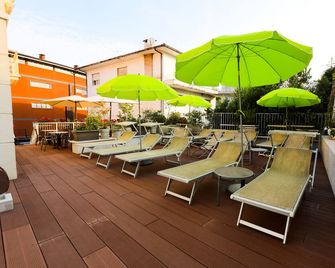 Hotel Villa Anthea - Garda - Balcony