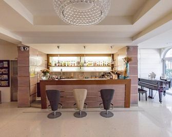 Hotel Castiglione - ליניאנו סביאדורו - בר