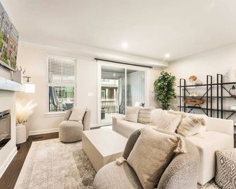Ashburn 4-Br Homestay Close To Dulles & Metro - Brambleton - Sala de estar