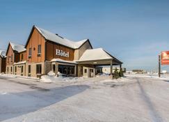 Econo Lodge Inn & Suites - Saint-Apollinaire - Building