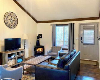 Bramblebank Cottages - Harrison Hot Springs - Huiskamer