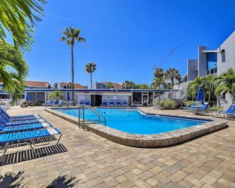 Sip, Sunbathe and Relax Poolside Madeira Beach Gem! - Saint Pete Beach - Pool
