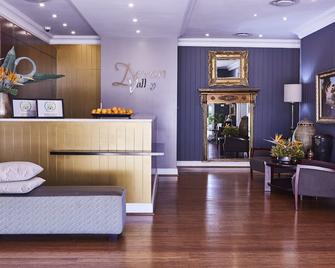 The Devon Valley Hotel - Stellenbosch - Front desk