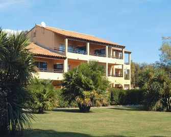 Corsica Family Stay for 6 near Beach - Ghisonaccia - Gebouw