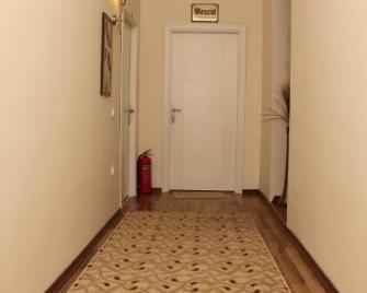 Aymini Hotel - Ankara - Hallway