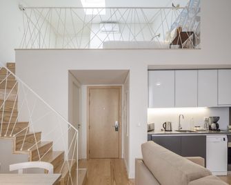 Lsa Santos by Numa - Lissabon