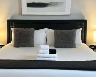 Bright & Spacious 2br– Prime Hyde Park Location - Chicago