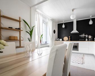 Luminous 1BR apt next to Puu-Vallilla - הלסינקי - חדר אוכל