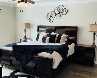 Charming 3-bedroom house with AC, WiFi in tranquil Hobbs - Hobbs - Bedroom