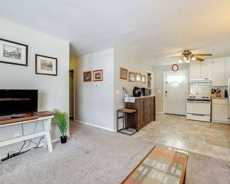 2 Mi to CMU! Quaint Bungalow with Fenced Backyard - Mount Pleasant