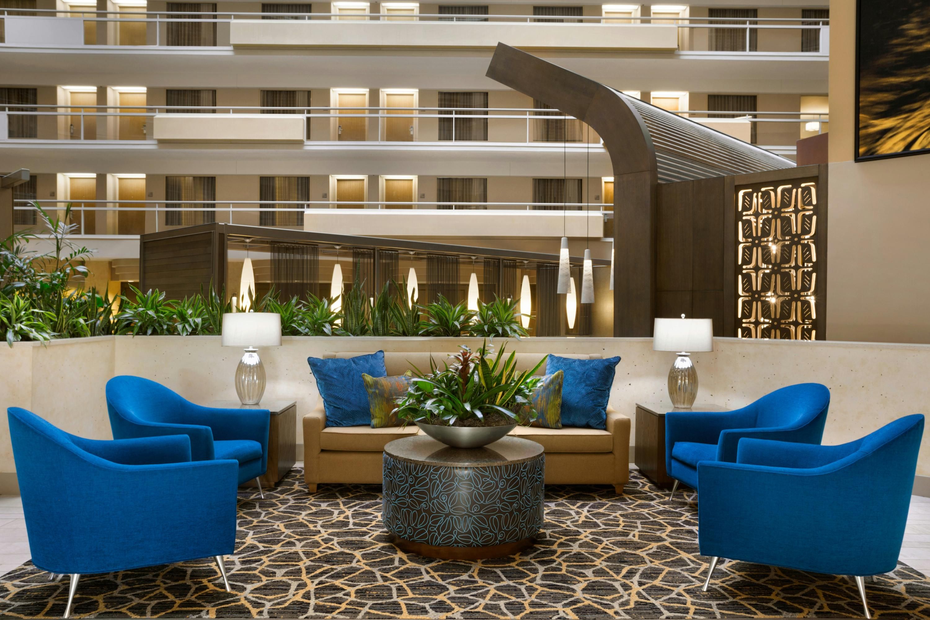Embassy Suites by Hilton San Antonio Airport - San Antonio - Area lounge