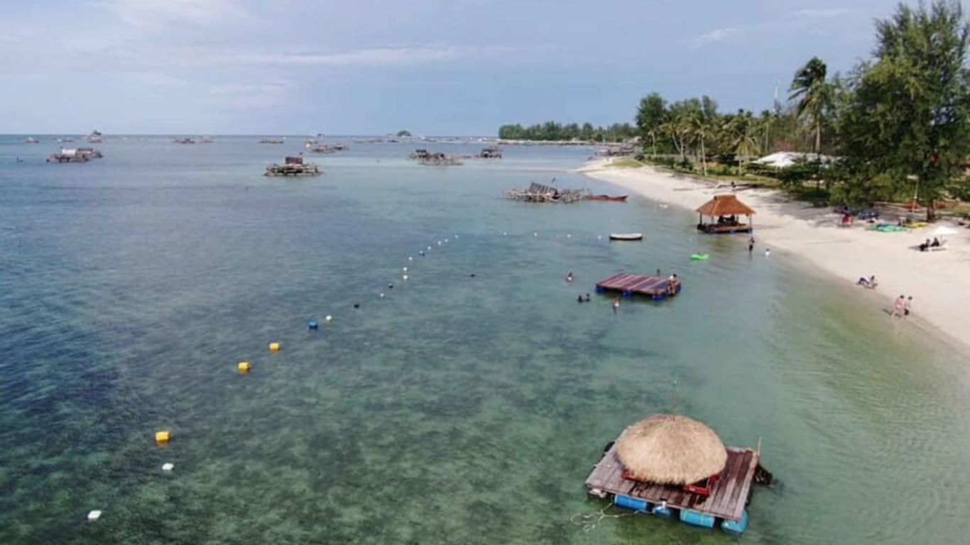 Madu Tiga Beach & Resort