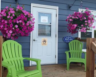 Cornerstone Motel - Cheticamp - Patio