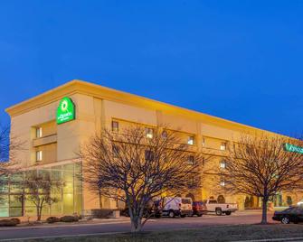 La Quinta Inn & Suites by Wyndham Chicago Tinley Park - Tinley Park - Edificio