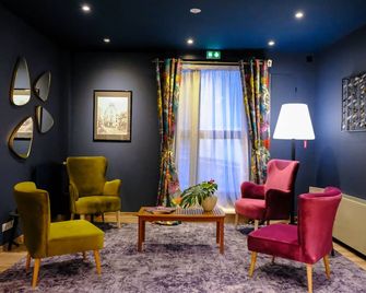 Hotel Continental - אנז'ה - סלון